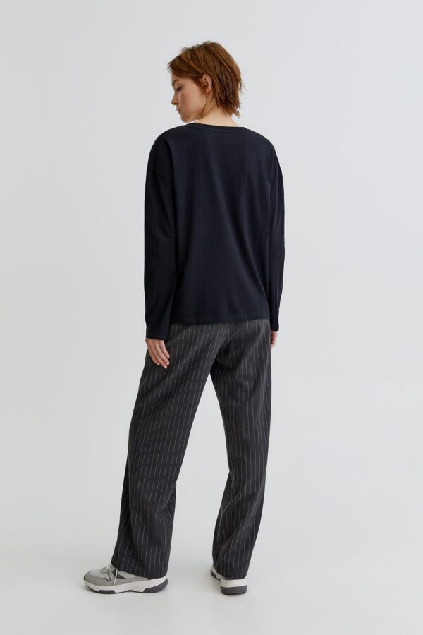 Oversized V-neck T-shirt