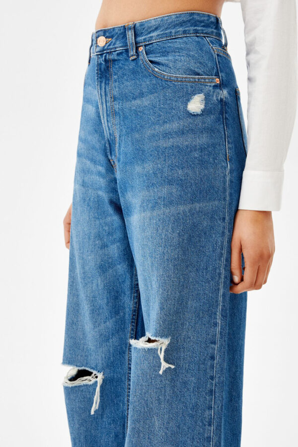 Ripped Wide-Leg ’90s Jeans