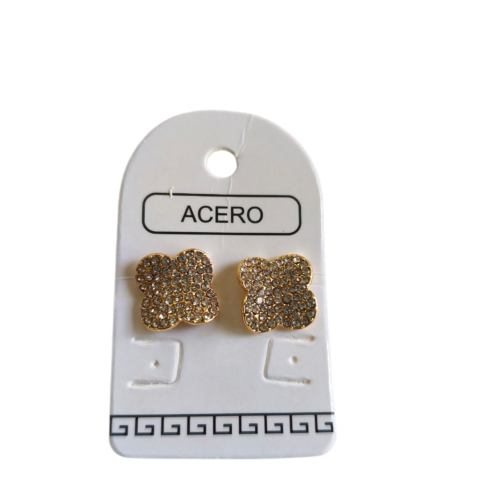 Aro triangular flor con perla.