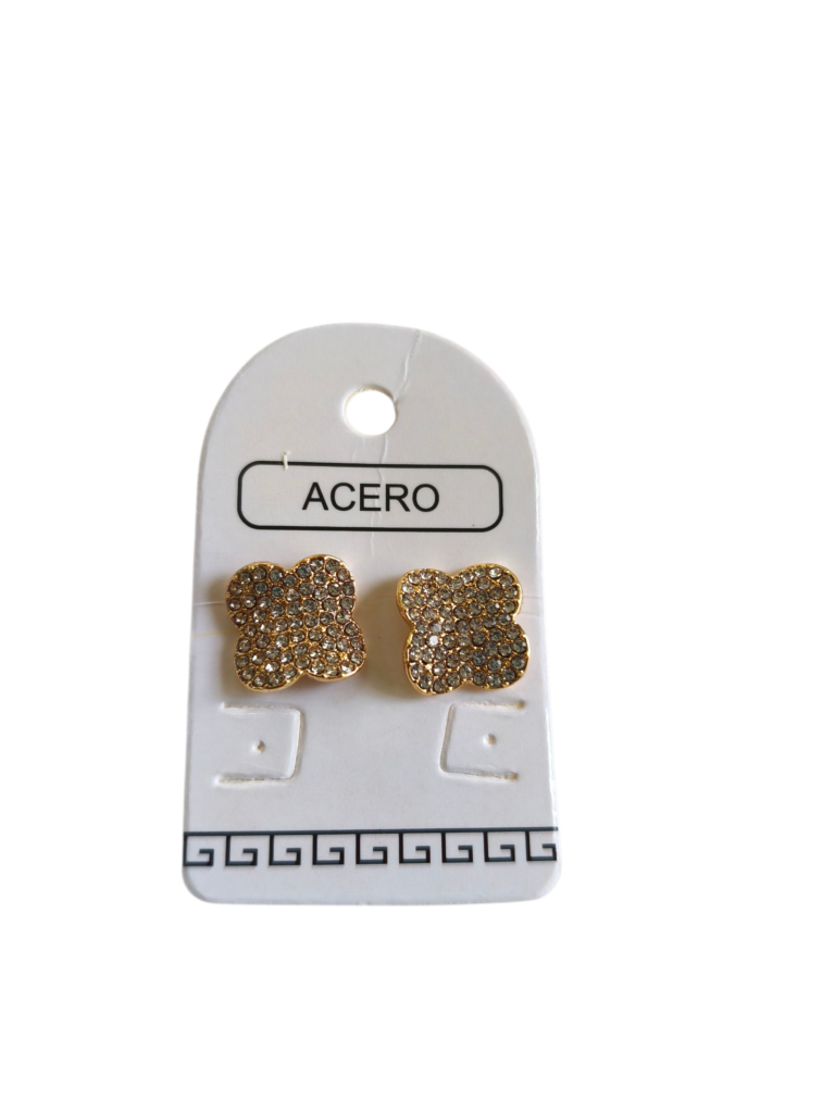 Aro triangular flor con perla.