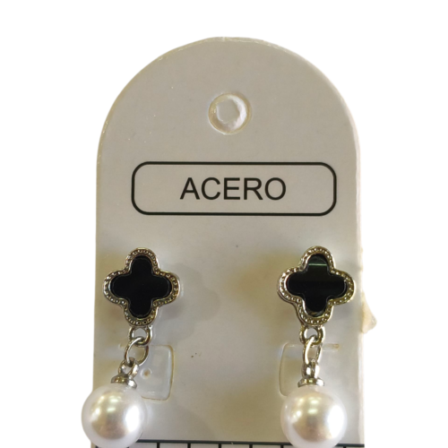 Aro AQ trébol y perlas colgante.