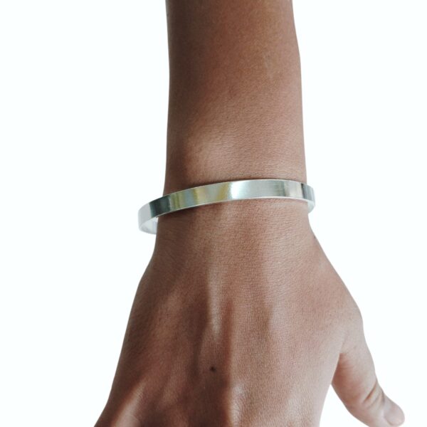 WhatsApp Image 2025-12-04 at 15.37.38 (2) Pulsera esclava plata 900