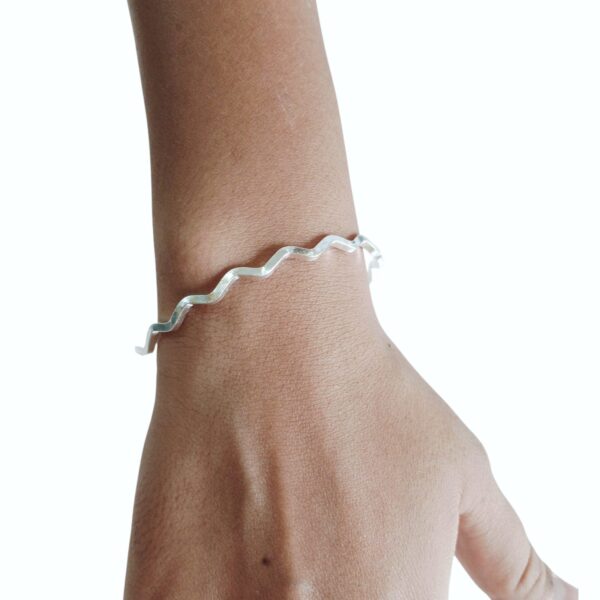 WhatsApp Image 2025-12-04 at 15.37.39 (1) Pulsera esclava plata 900