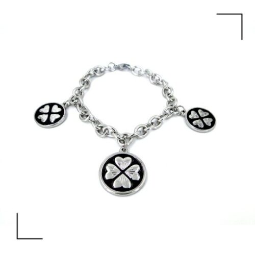 Pulsera AQ con tres dijes