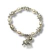 Pulsera fantasía con perlas y dijes (varios modelos)