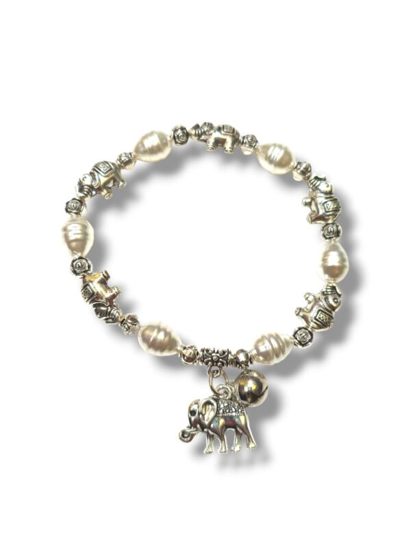 Pulsera fantasía con perlas y dijes (varios modelos)
