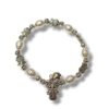 Pulsera fantasía con perlas y dijes (varios modelos)